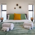 Serene Living 2 Bed With Carpark