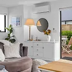 Cozy Townhouse In Christchurch