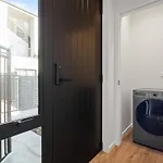 Cbd 2 Bed 2 Bath With Free Parking