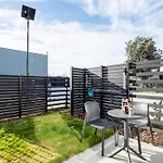 Cbd 2 Bed 2 Bath With Free Parking
