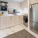 Walk To Central City 2 Bed 2 Bath. Madras Street