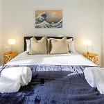 Beachfront 2Br Retreat With Stunning Views
