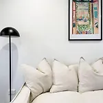 Chic City Centre Townhouse