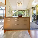 Sherwood Lodge 4-Bedroom Holiday Home With Spectacular Views
