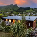 Panoramic Views From Spacious New Beach House