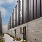 Central City Abode On St Asaph
