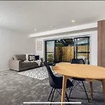 City Centre Apartment Close To Hagley Park