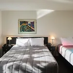 Pavilions Hotel