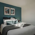 Stones Throw From The Stadium & Hot Tub