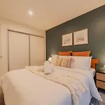 Chic Retreat - Modern Comforts & Game Room Fun