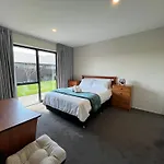 Wigram Sunny Quiet Home