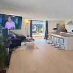 Beautiful Studio Near Everything