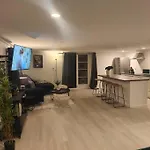 Beautiful Studio Near Everything