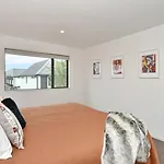 Broadbent Townhouse - Christchurch Holiday Homes