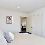 Broadbent Townhouse - Christchurch Holiday Homes