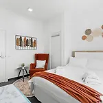 9-Bedroom Christchurch City Villa - Sleeps 19