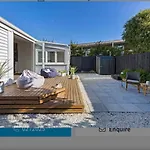Charming Home, 10 Mins From Cbd