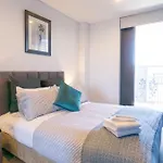Superb Modern Warm 2 Bedroom Smart 49\