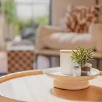Designer 2Br Flat - Outdoor Sitting & Cozy Ambiance