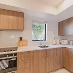 Designer 2Br Flat - Outdoor Sitting & Cozy Ambiance