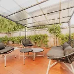 Designer 2Br Flat - Outdoor Sitting & Cozy Ambiance