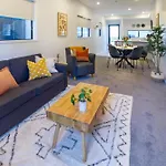 Tuam Street Delight 4 Bed 4 Bath