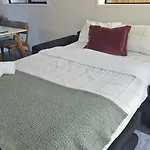 Modern Townhouse Cashel Street 2 Bed 2 Bath