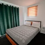 301 Bealey Ave Motel