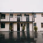 301 Bealey Ave Motel