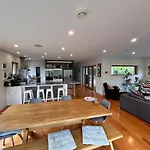 City Fringe Luxury With Pool And Spa