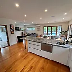 City Fringe Luxury With Pool And Spa