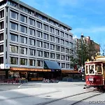 Camelot Cathedral Square Hotel