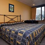 Camelot Cathedral Square Hotel