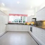 200 Riccarton Holiday House