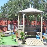 Racecourse Backpackers Hostel