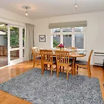 Marys Villa - Christchurch Holiday Homes