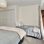 Marys Villa - Christchurch Holiday Homes