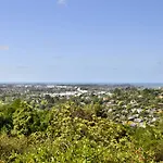Black Beauty-Hilltop Paradise-House