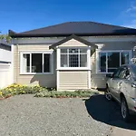 Albemarle Villa - Christchurch Holiday Homes