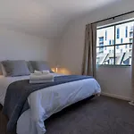 Chester Street West Apartment