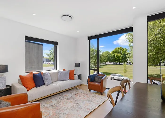Latimer View Apartment