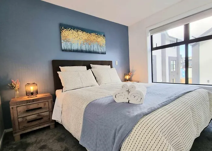 Elegant Cbd Apartment