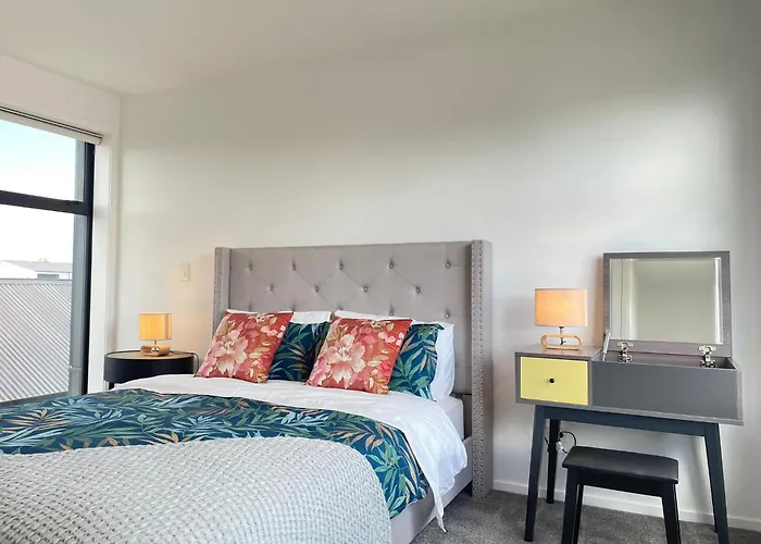 Luxury Cbd 2 Bed 2 Baths