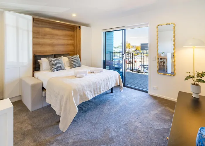 Explore From 8 Wilmer: Upper Level Cozy Studio