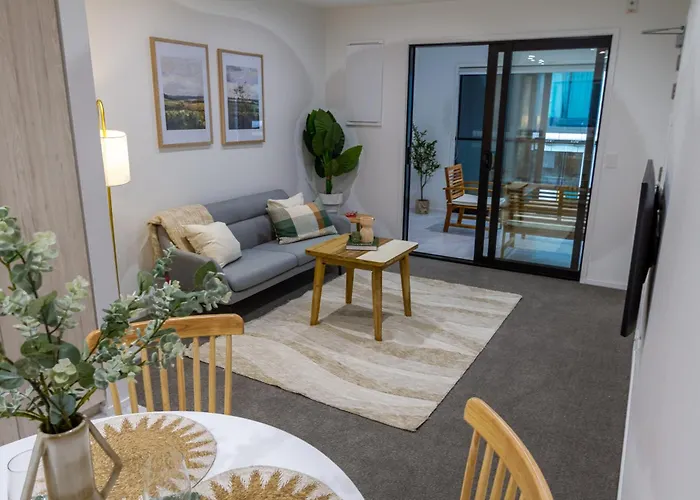 Urban Retreat: 2-Br Gem In Central Christchurch