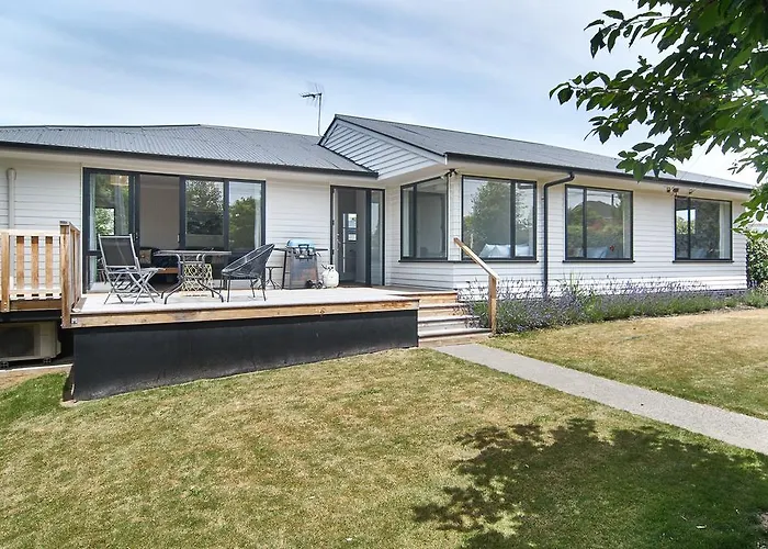 Brookside Villa - Christchurch Holiday Homes