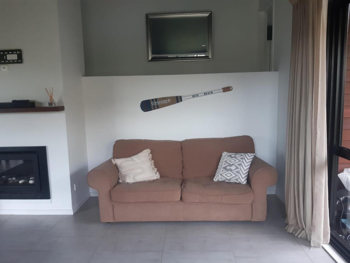 Panoramic Views From Spacious New House *