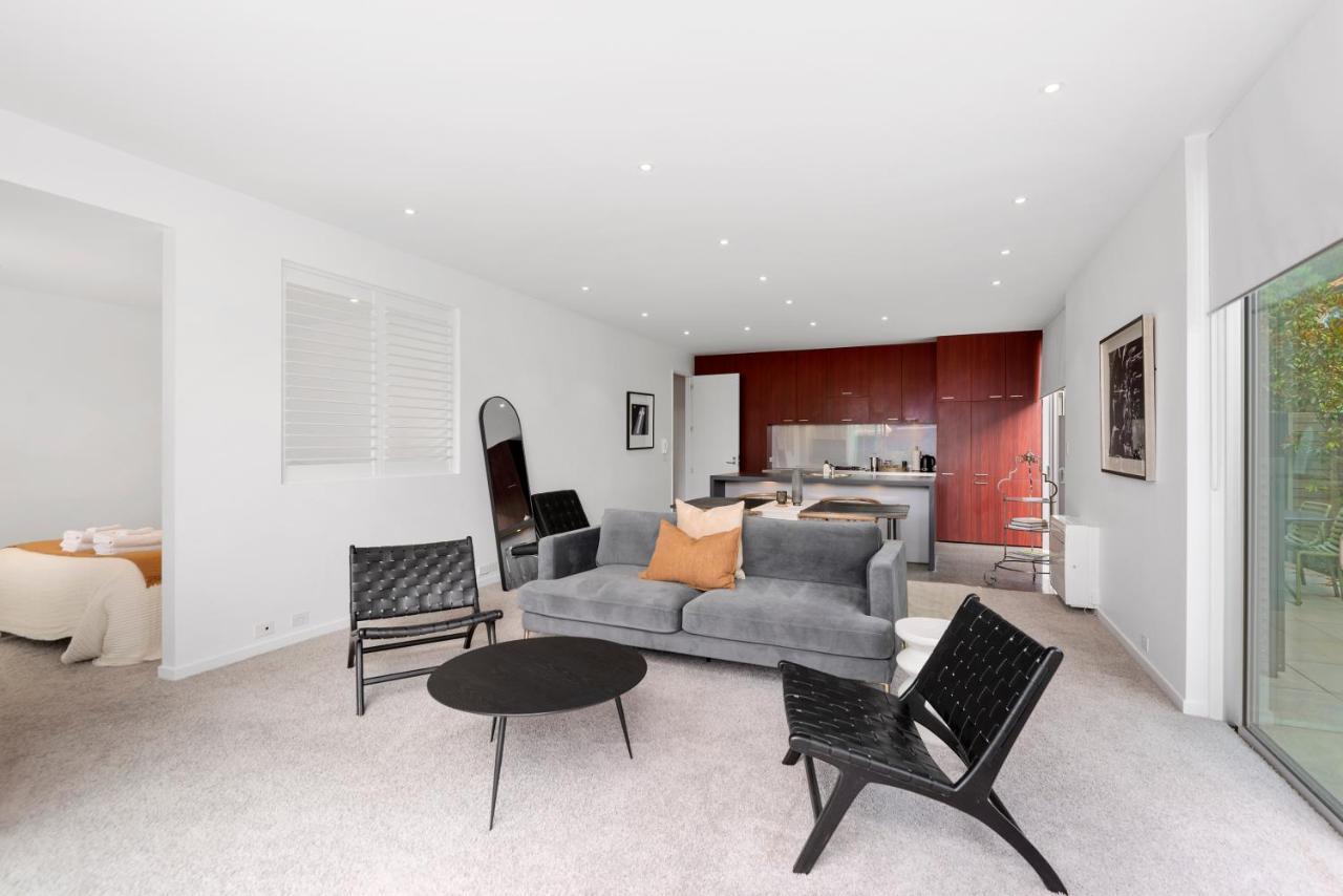 Apartment B Sumner - *