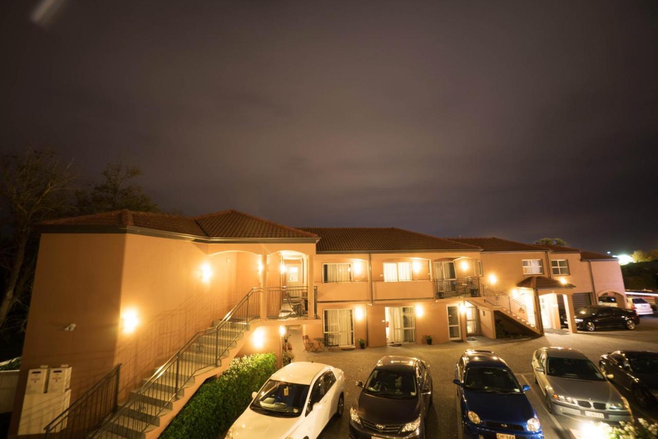 Kings Of Riccarton With Airport Shuttle Service Motel *