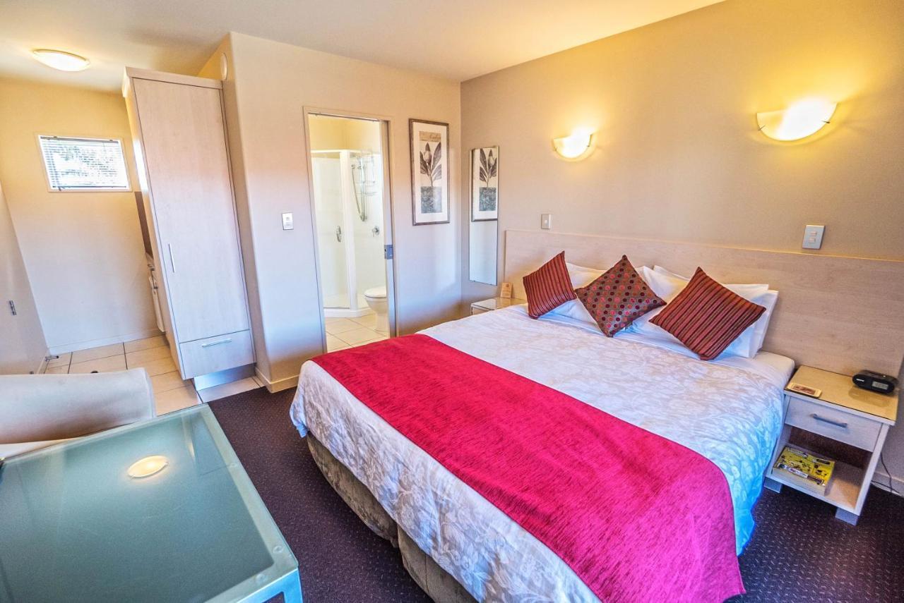 Kings Of Riccarton With Airport Shuttle Service *